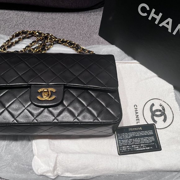 Authentic CHANEL Classic Flap Medium Lambskin Leather Black Gold Hardware - Picture 5 of 16